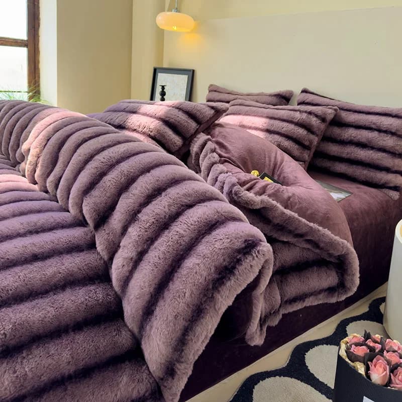Set of four pieces in rabbit velvet, milk velvet, thickened rabbit fur, warm and soft, for 1.5m and 1.8m bed.