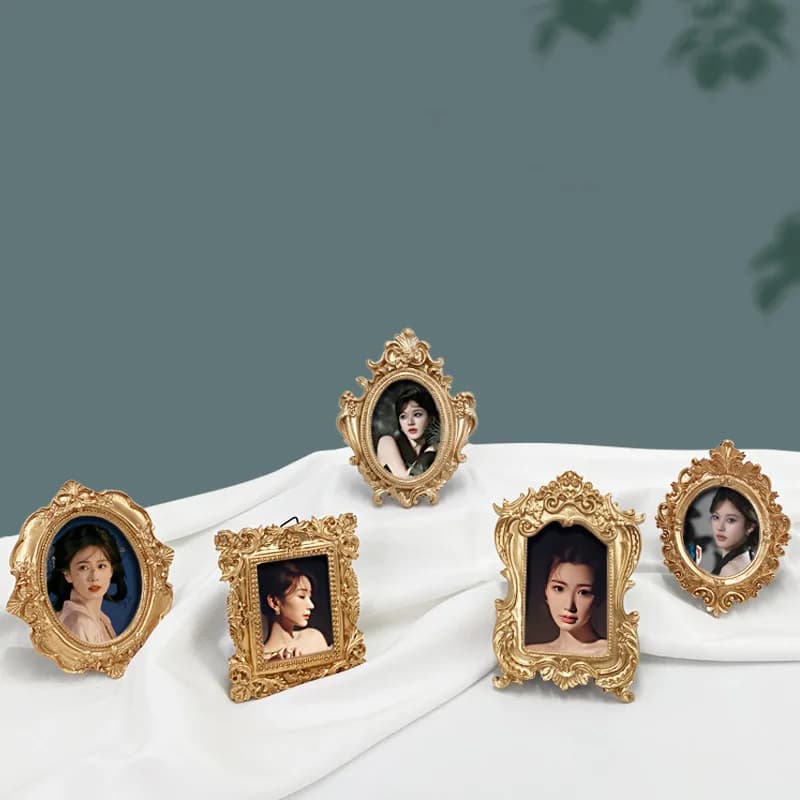 European Victorian Style Retro Gold Mini Picture Frame Luxury Small Photo Frame Display Accessories Ornaments Photography Props