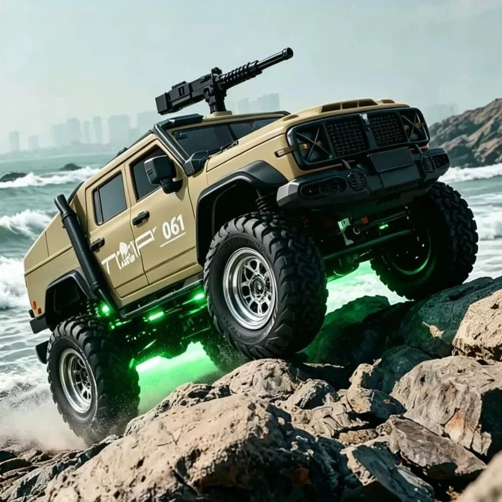 1/64 Mini Remote Control Off-Road Vehicle Pocket RC Desktop Game Military Card Alloy Model Electric Simulation Toy Car