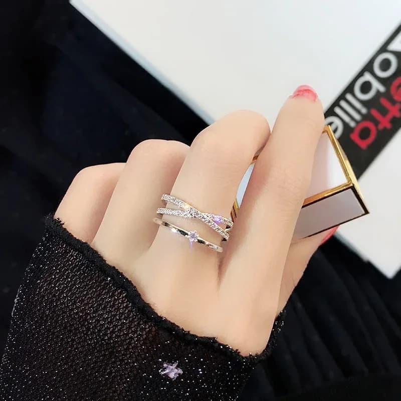 Anelli irregolari sexy, di lusso leggero, design di nicchia femminile, anello regolabile, gioielli convenienti e versatili