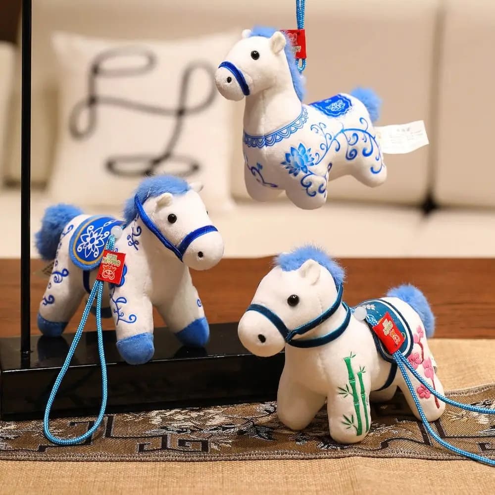 Buona fortuna Simpatico animale di peluche Cavallo Kawaii 12 cm Cartoon Steed Doll 2026 Anno del cavallo Morbido zodiaco Pony Figurine Regalo di compleanno