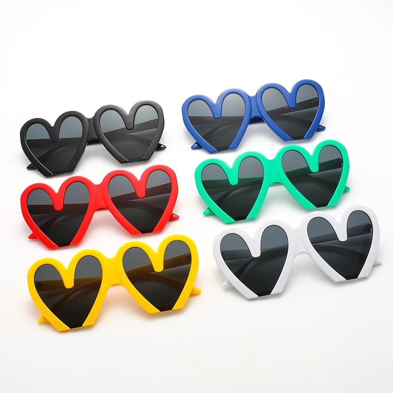 Fashion New Peach Heart Ladies Sunglasses 2024 Trend Personality Party Sunglasses With Big Frame Street Photo Eyelasses