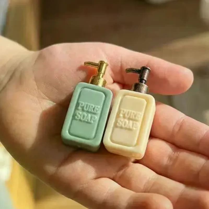 4Pcs Miniature Soap Dispenser Dollhouse Split Bottle Model Creative Pretend Play Kit for Kids Home Decoration Playset