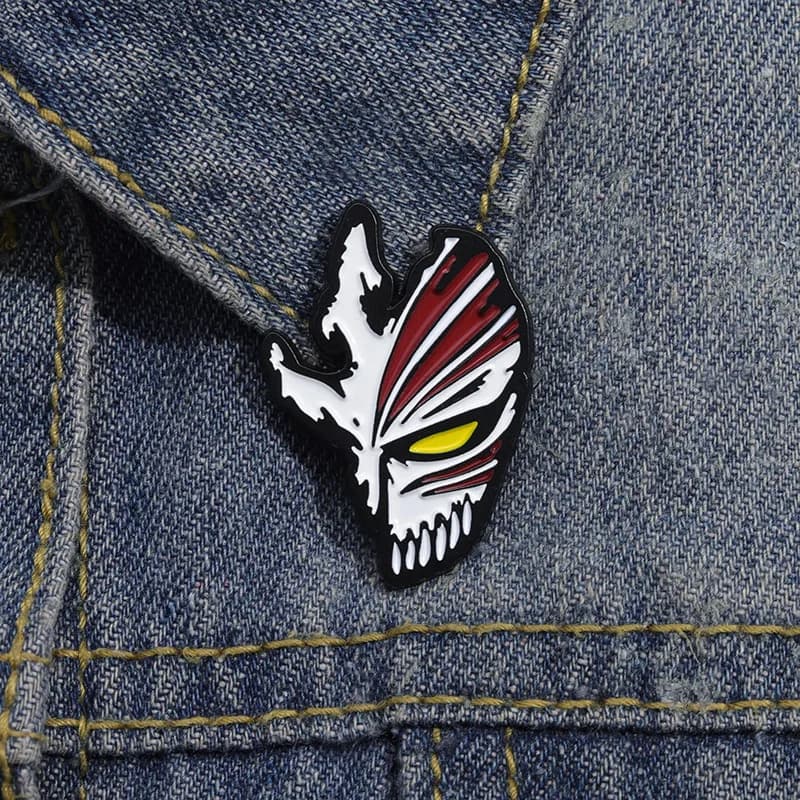 Anime Bleach Kurosaki Ichigo Hollow Mask Enamel Pin Half Hollow Face Lapel Brooch Metal Badge Backpack Jewelry Gift