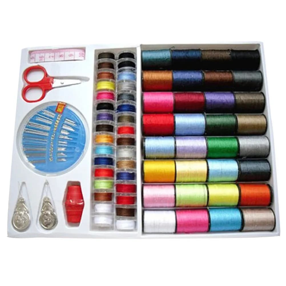Kit da Cucito Premium da 64 Pezzi con 32 Rocchetti di Filo, 32 Bobine Metalliche, Aghi, Forbici, Metro a Nastro, Ditali, Infilafilo per Abbigliamento