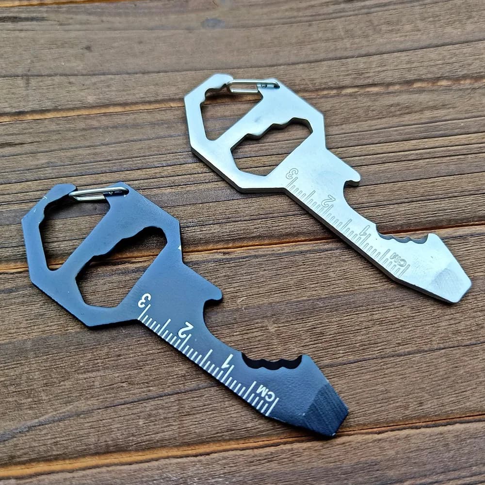Apribottiglie Creativo Portachiavi Multifunzione Portatile da Esterno, Ciondolo per Chiavi Auto Moto da Uomo, Accessorio a Sgancio Rapido, Regalo