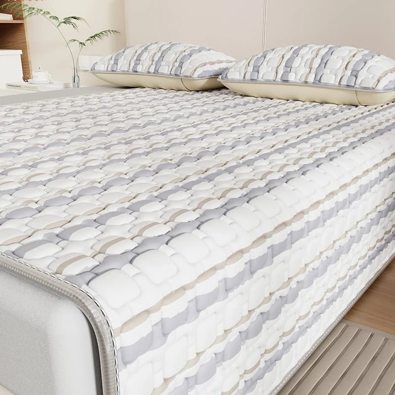 Soft Ice Silk Bed Mat Natural Latex Summer Pad for Bed Cooling Breathable Mattress Cover and Pillowcase Anti-Slip Bedsheet Set