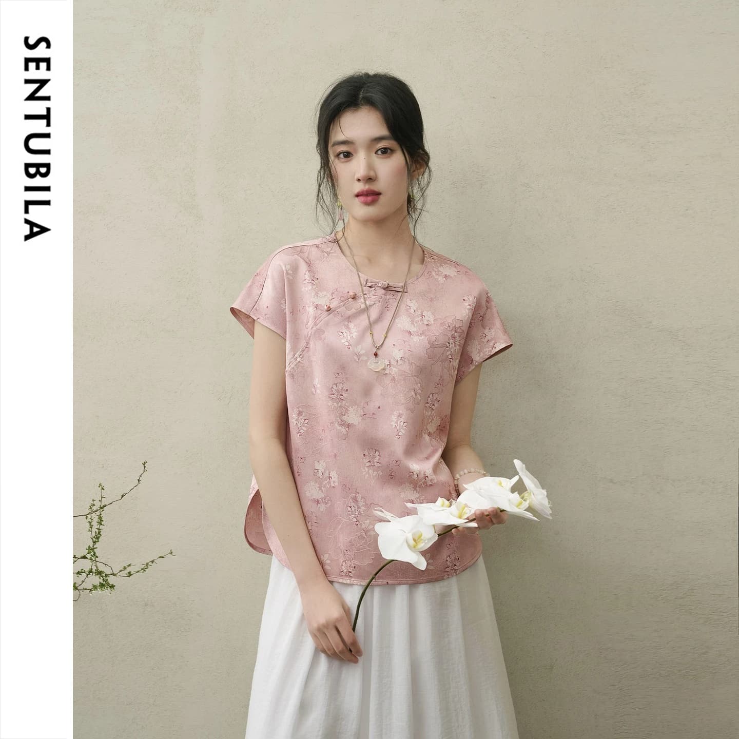 SENTUBILA Women Chinese Style Summer Blouse 2026 Round Neck Frog Buttons Raglan Sleeve Print Elegant Party Top 162VG6724