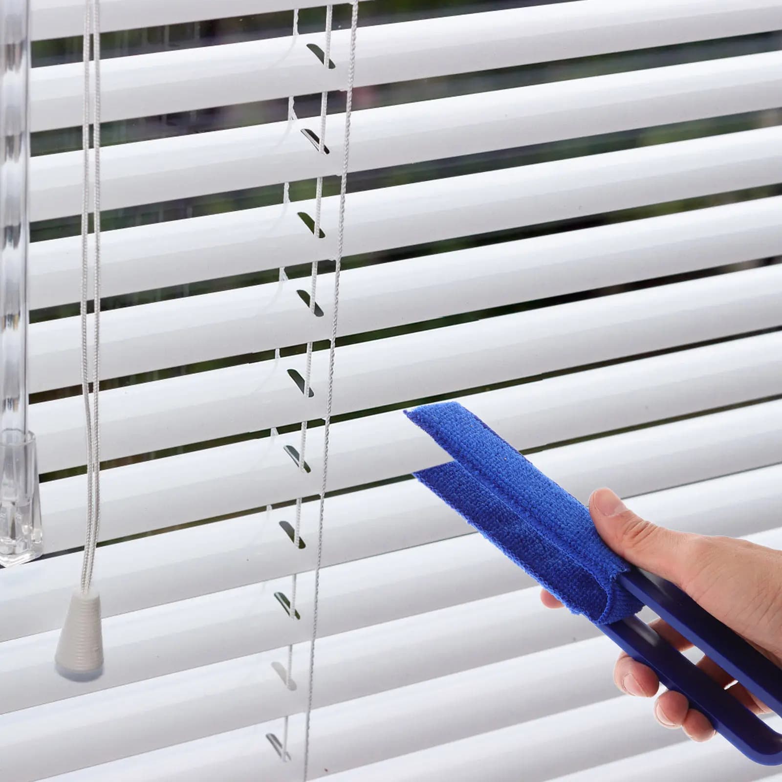 Set of 4 Persian Cleaning Brushes with Soft Sets Removable for Windows, Auto Bags and Conditioners