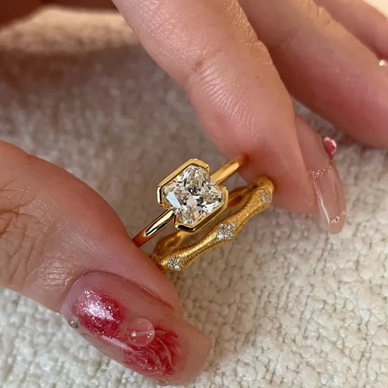 New versatile and luxurious high niche accessory, small ring with adjustable female opening