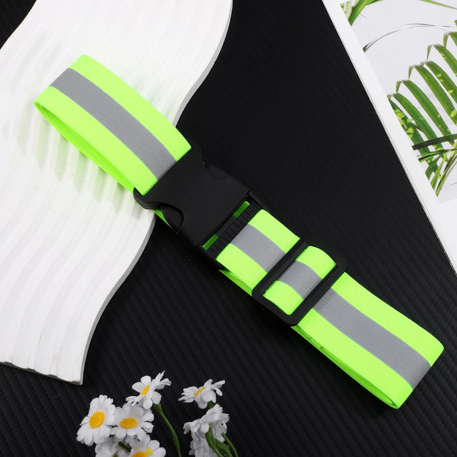 Reflective safety belt fluorescent green, elastic and adjustable, high visibility, for cycling, running, walking, workers, cop