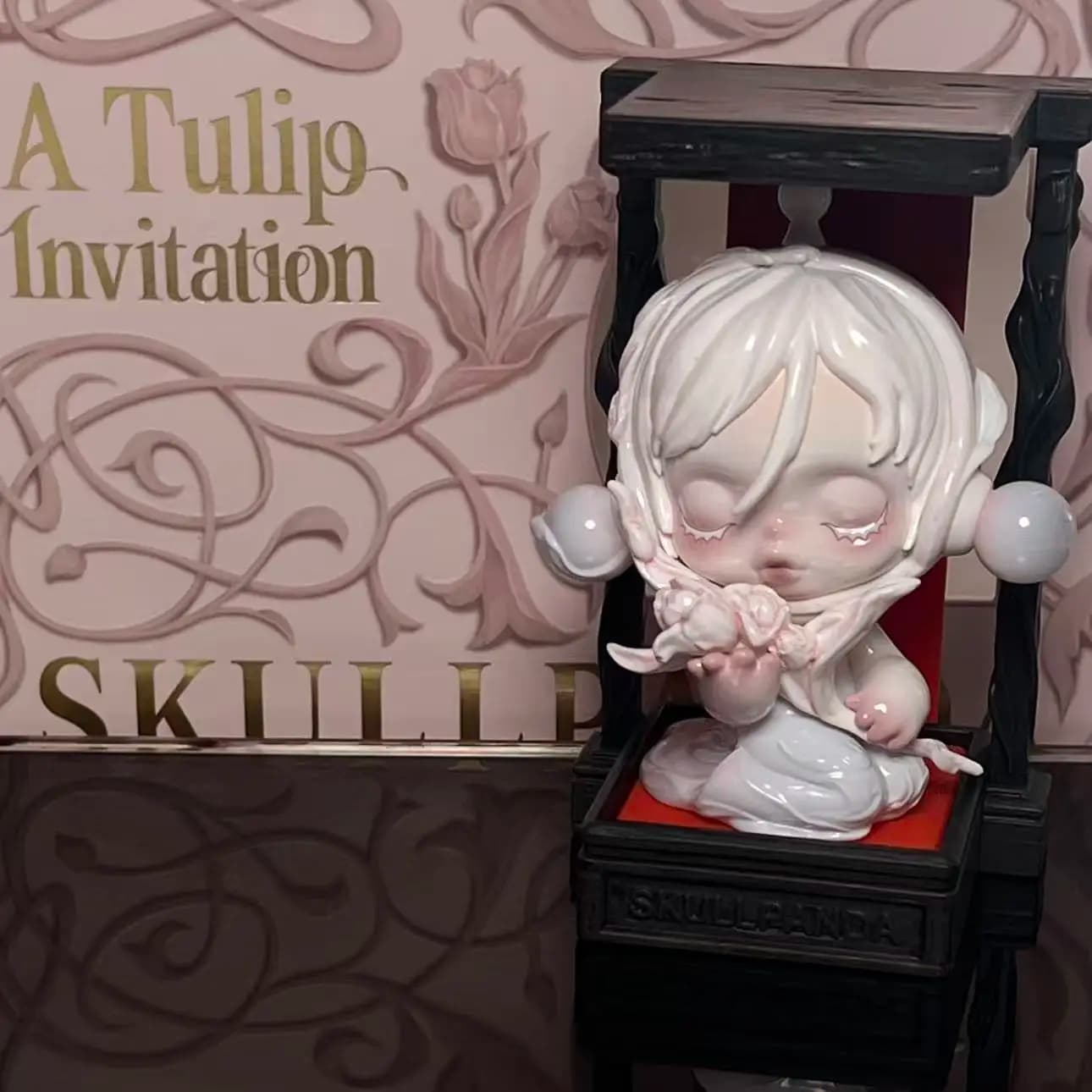 POPMART SKULLPANDA Serie A TULIP INVITATION Anime Figura Cieca Scatola Giocattoli Modello Carino Regalo Genuino Desktop Ornamenti Collezione