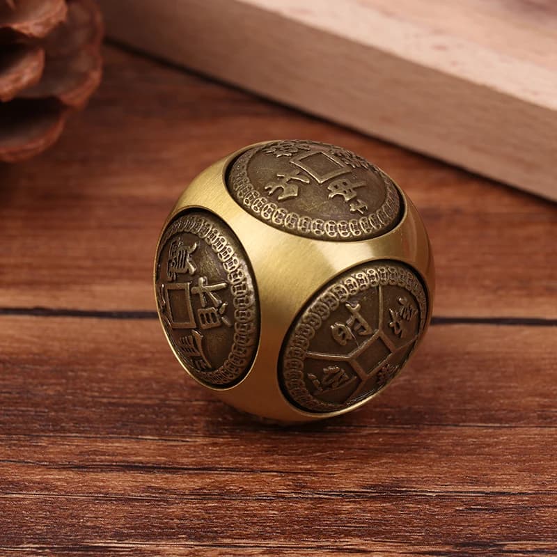 1PC Sei facce Quattro Benedizione Fortuna Soldi Agitarsi Spinner Ottone Sollievo dallo stress Cubo Palla di decompressione Per Adulti Agitarsi Giocattoli Artigianato
