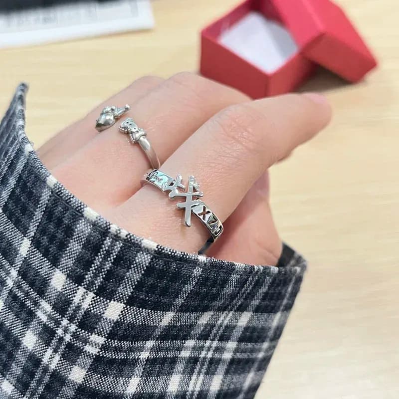 qq28Design Lettering Light Luxury Sterling Silver Unisex Personality Small Lovers Letter Ring Xiao Zhan Same Gift Prin