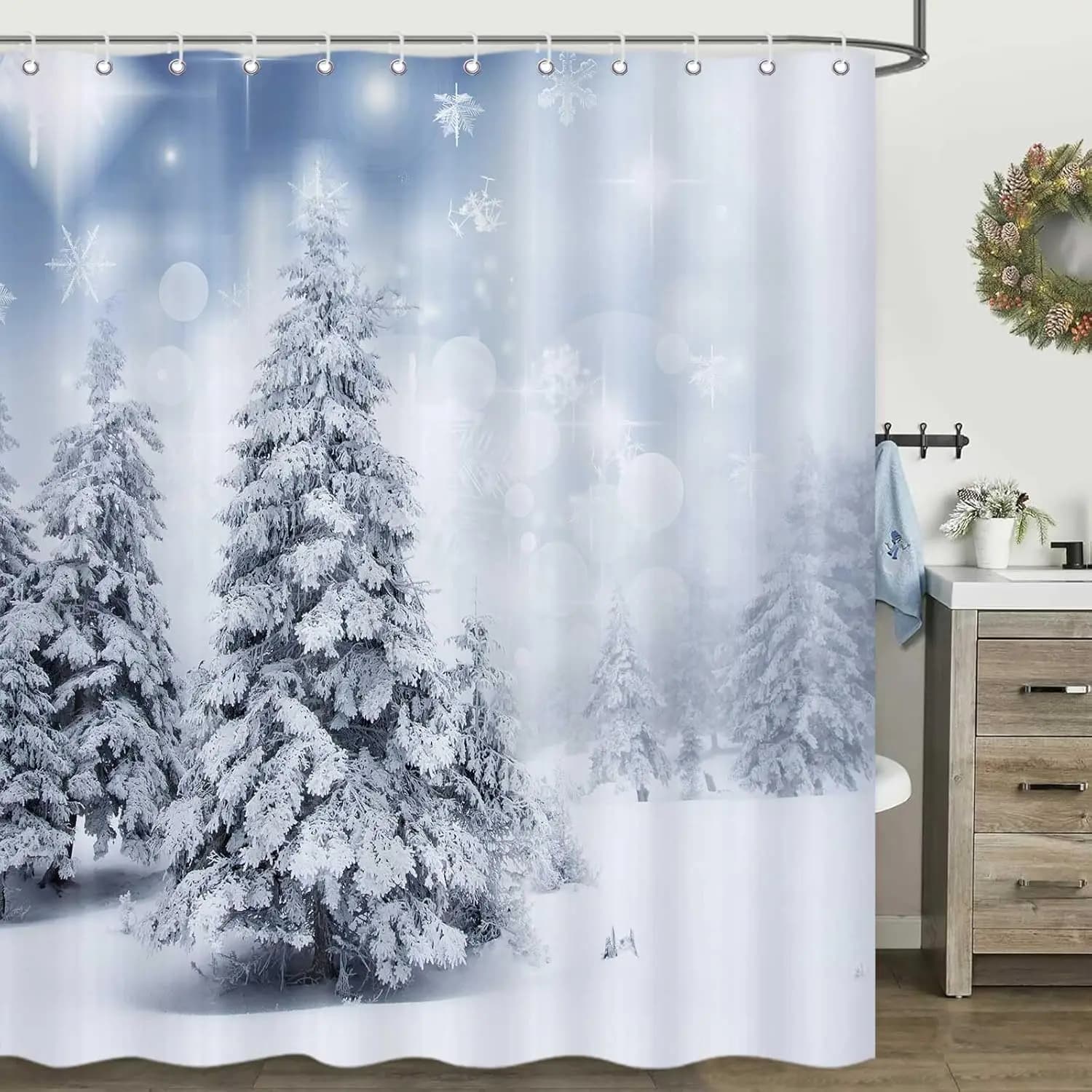 Tenda da doccia natalizia foresta invernale con motivo albero a fiocco di neve, set di decorazioni per il bagno per le vacanze impermeabili include ganci