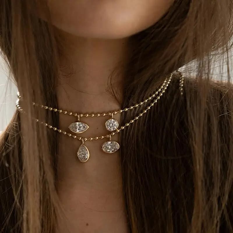 Collana in Acciaio Inossidabile Placcato Oro per Donne, Pendente Geometrico con Zirconi Bianchi, Catena con Perline, Gioiello Quotidiano, Regalo