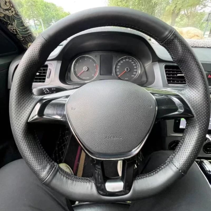 Coprivolante per auto in pelle microfibra nera cucita a mano per interni auto personalizzati per BYD SONG Plus YUAN TANG HAN 2015-2023