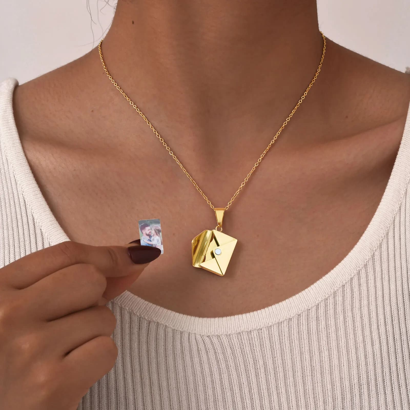 Personalized Envelope Love Letter Shape Photo Locket Necklace Custom Picture Pendant Fashion Jewelry Gift For Women Anniversary Birthday Present