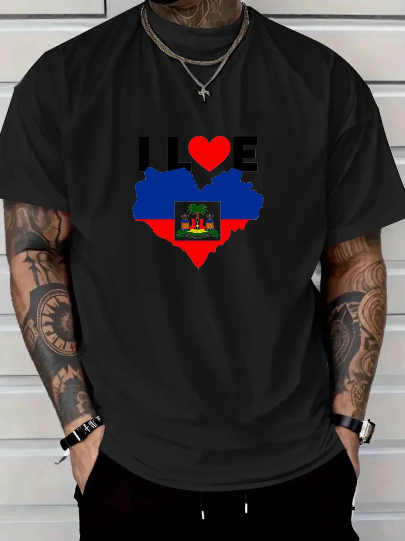 T-shirt grafica da uomo con bandiera a cuore I Love Haiti, maglietta casual con design dell'orgoglio haitiano, abbigliamento comodo