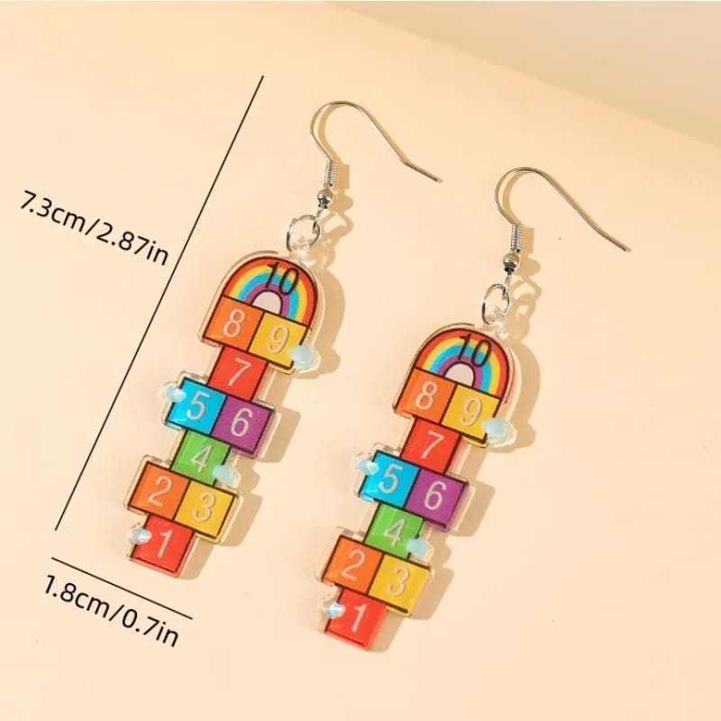 Orecchini creativi con numeri a forma di gioco di scacchi, stile cartone animato originale, gioielli alla moda dal design divertente e unico a tema gioco