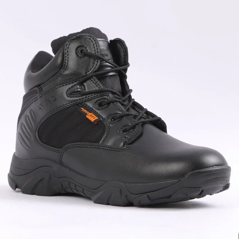 Stivali da uomo 2023 nuove scarpe da combattimento per uomo Sport all'aria aperta Climb Mountains Cross Country Sneakers da uomo sapatos masculinos