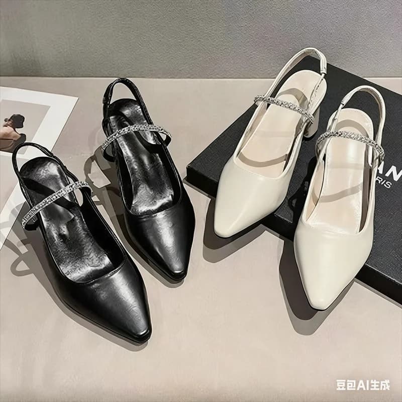 Nuovi Sandali Estivi 2026 da Donna con Punta a Stiletto, Tacco Largo con Strass, Senza Cinturino Posteriore, Punta Chiusa, Eleganti per Abiti da Cerimonia, Tacchi Alti Abbinabili