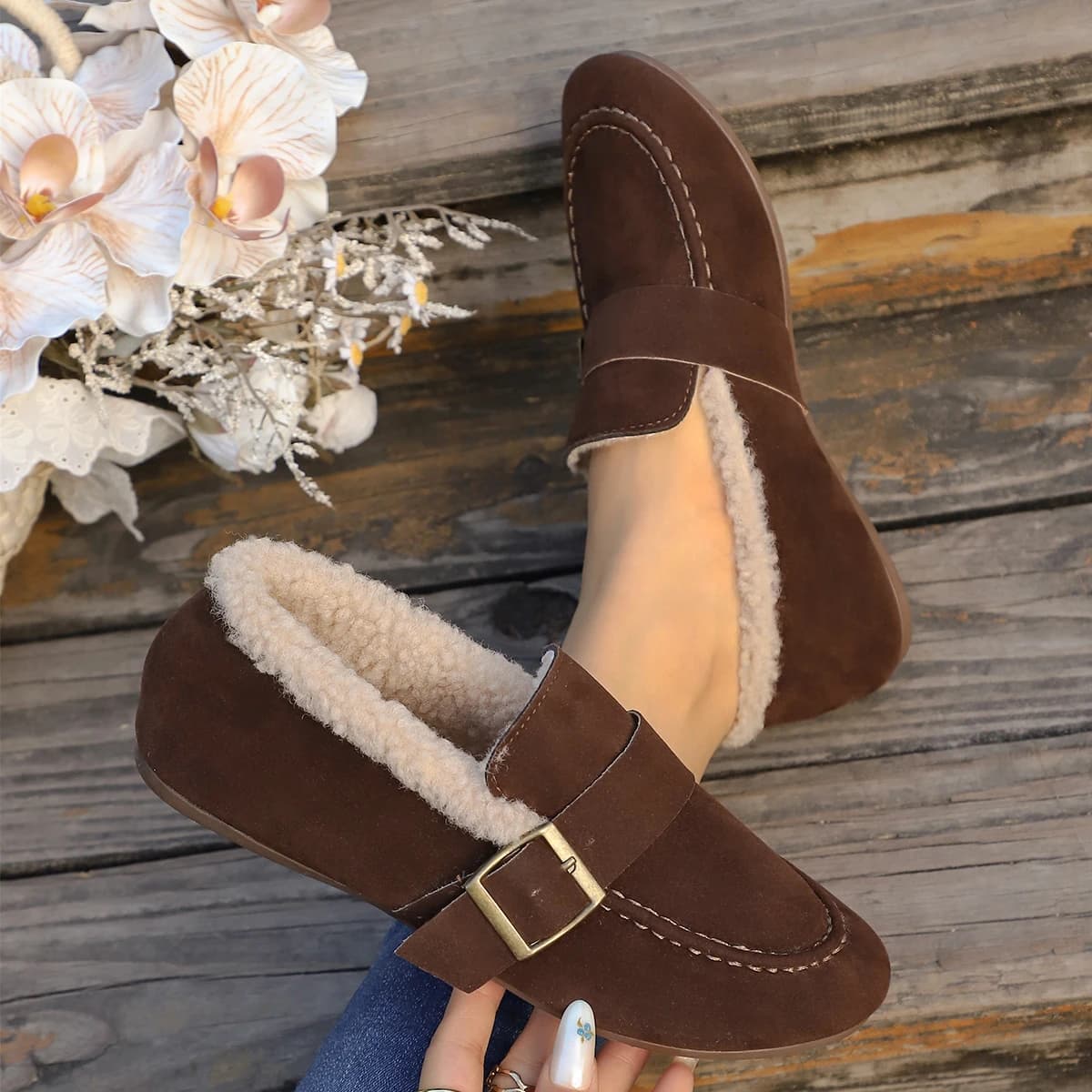 Women Flats Cotton Warm Slip on Sheep Fur Boots Casual Thickened Fluff Loafers Women Belt Strap Shoes Winter Furry Shoes Ladies