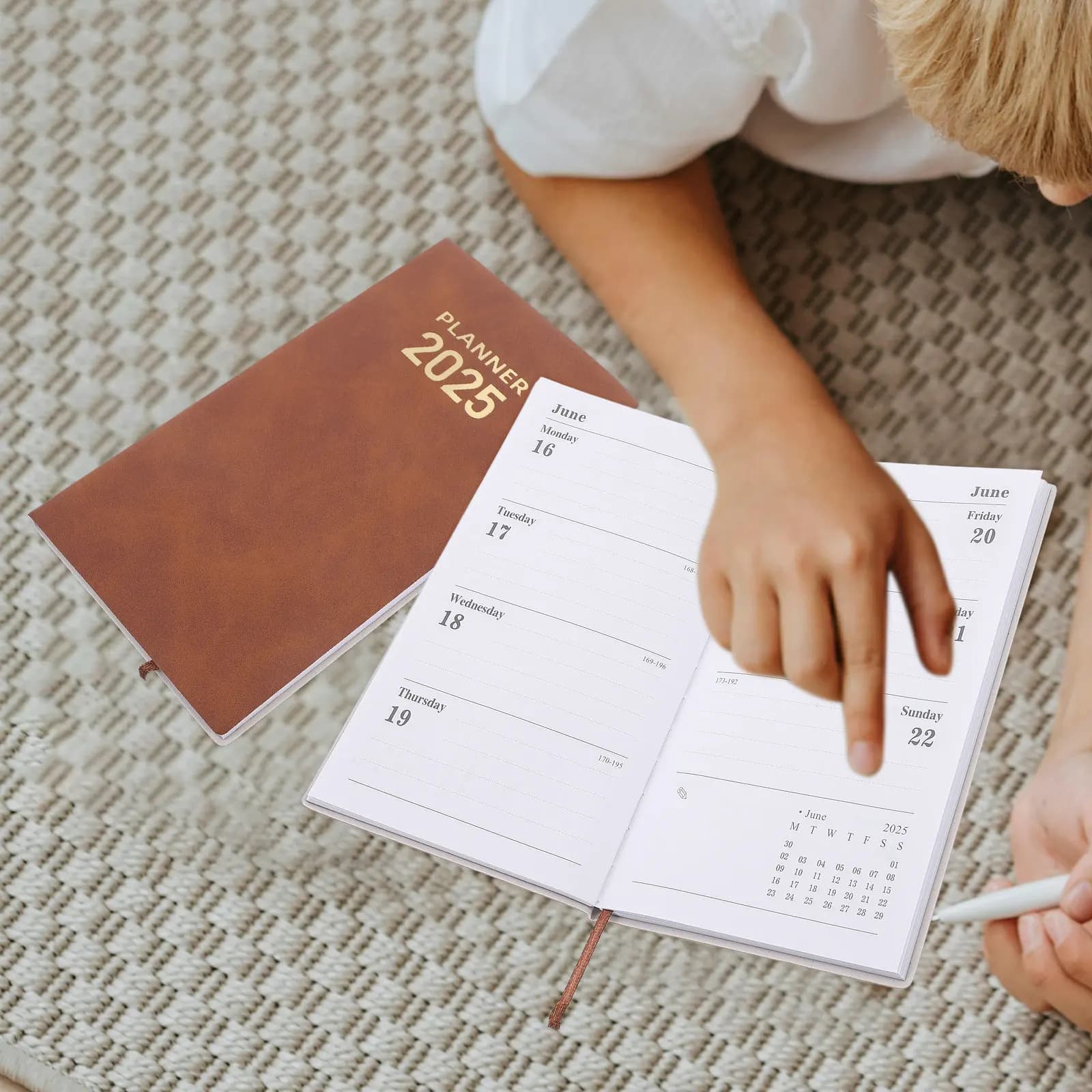 Agenda portatile delicata con copertina imitazione, organizer giornaliero per impiegati, insegnanti e studenti