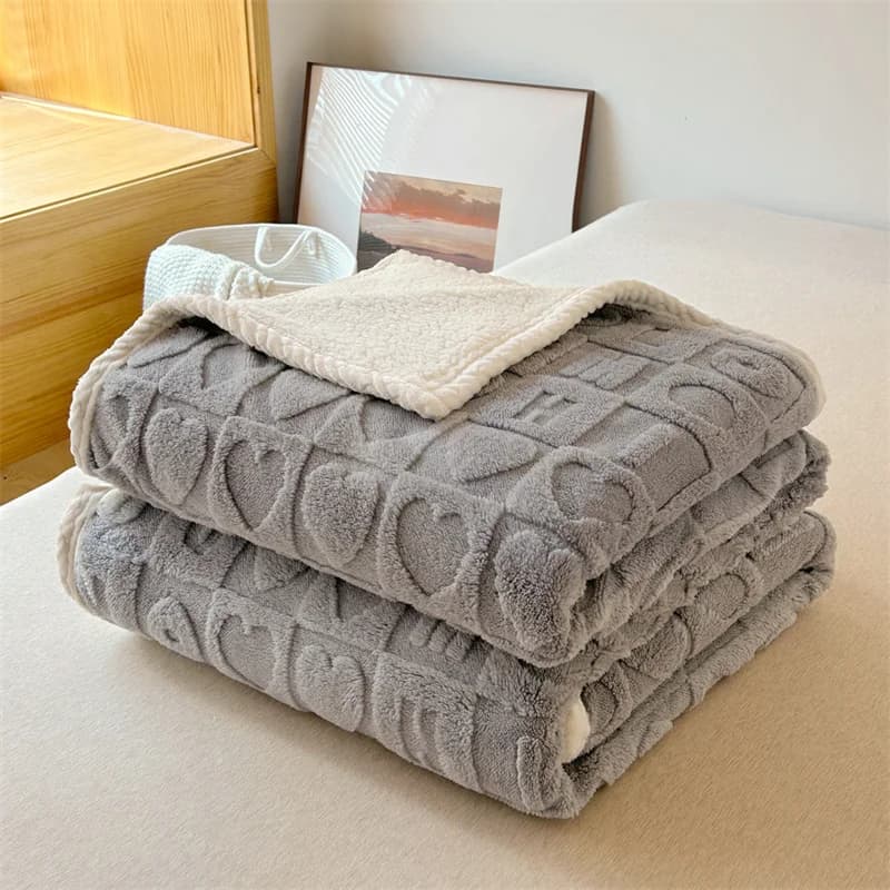 Nuova coperta invernale in velluto Tafu spesso, coperta per pisolino per quattro stagioni, coperta a cuore in velluto di agnello, coperta in flanella