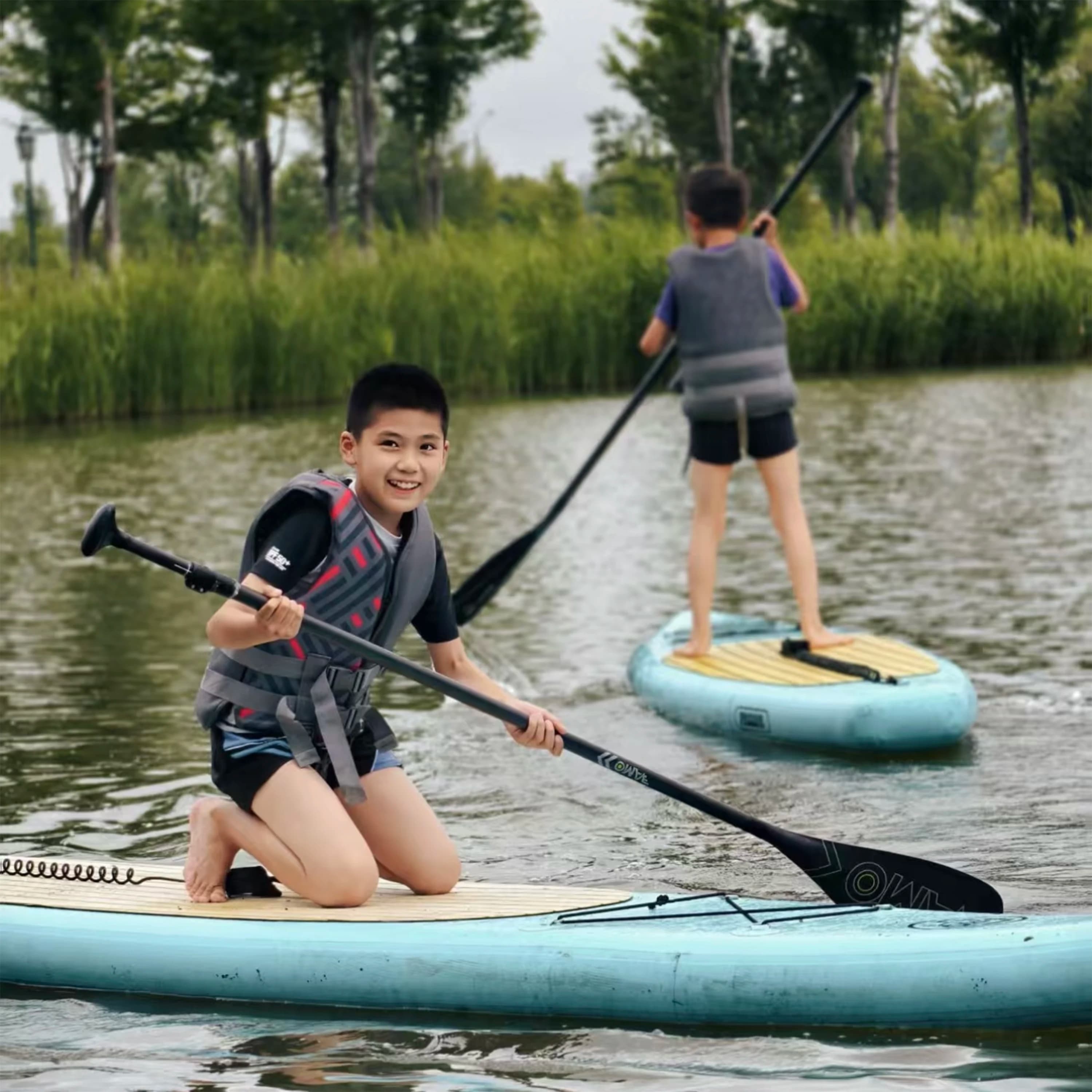 Nuovo Giubbotto di Salvataggio in Neoprene per Rafting, Nuoto, Pesca, Snorkeling, Kayak, Canottaggio, Tuta di Sopravvivenza Sportiva per Bambini