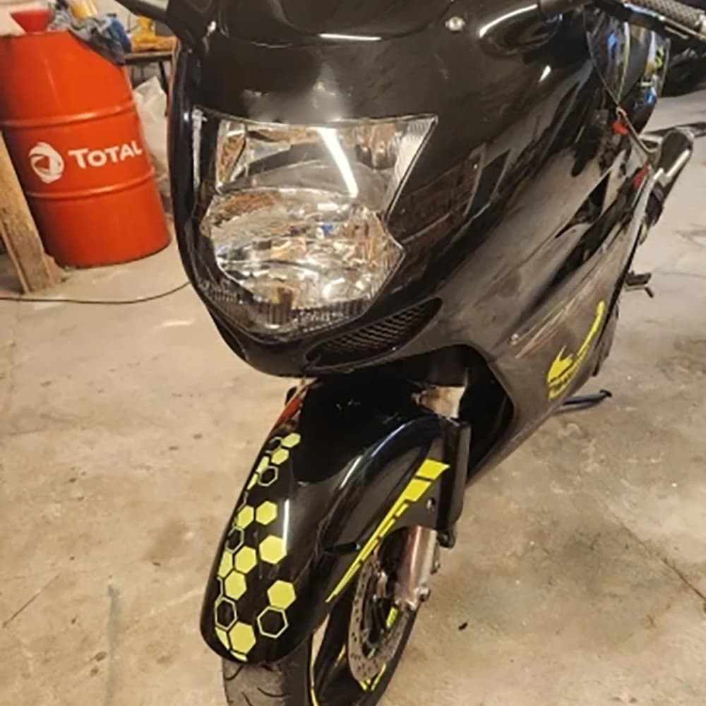 Decalcomanie per casco adesivo per moto a nido d'ape Refit per auto Decalcomanie creative per la decorazione del corpo Adesivo per paraurti impermeabile Accessori per moto