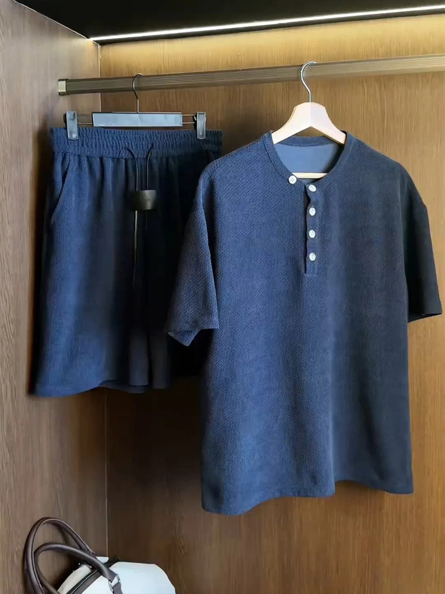 Set Leggero e Traspirante con Colletto Henry per Uomo, Abbigliamento Sportivo Casual Estivo, T-Shirt e Pantaloncini, Stile alla Moda per Adolescenti