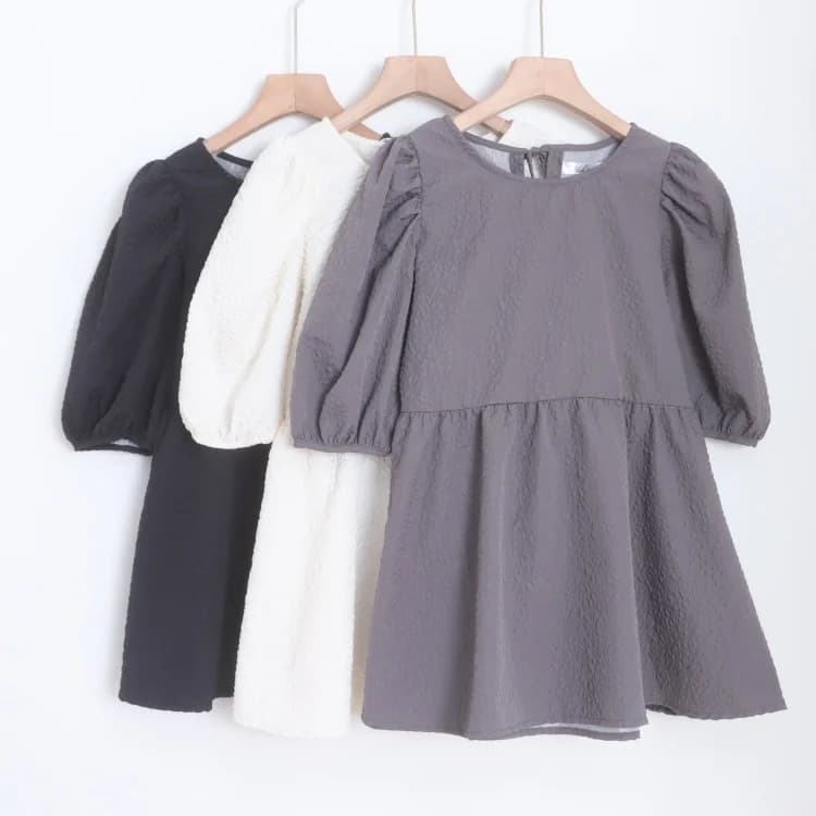 Camicia da donna elegante con scollo rotondo, pullover a maniche corte, lunghezza midi, effetto snellente, in fibra di poliestere, maniche a palloncino D22059