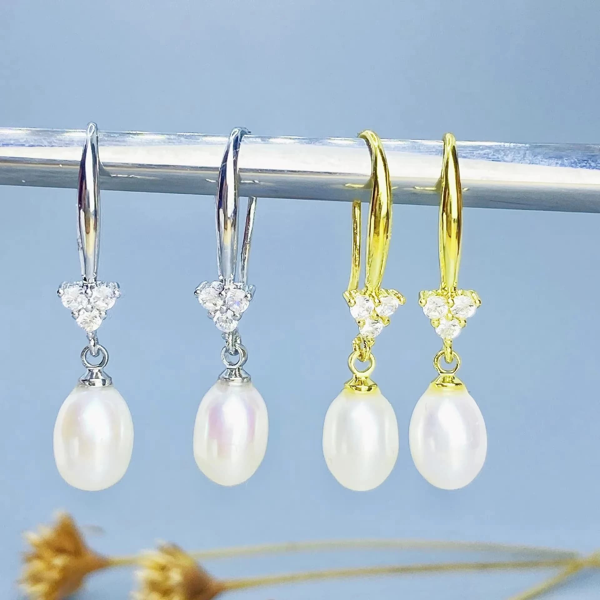 HENGSHENG 7-8mm Orecchini di perle d'acqua dolce a forma di riso Shine Zircone Orecchini pendenti per gioielli da donna Regalo 2025 Nuovi arrivi