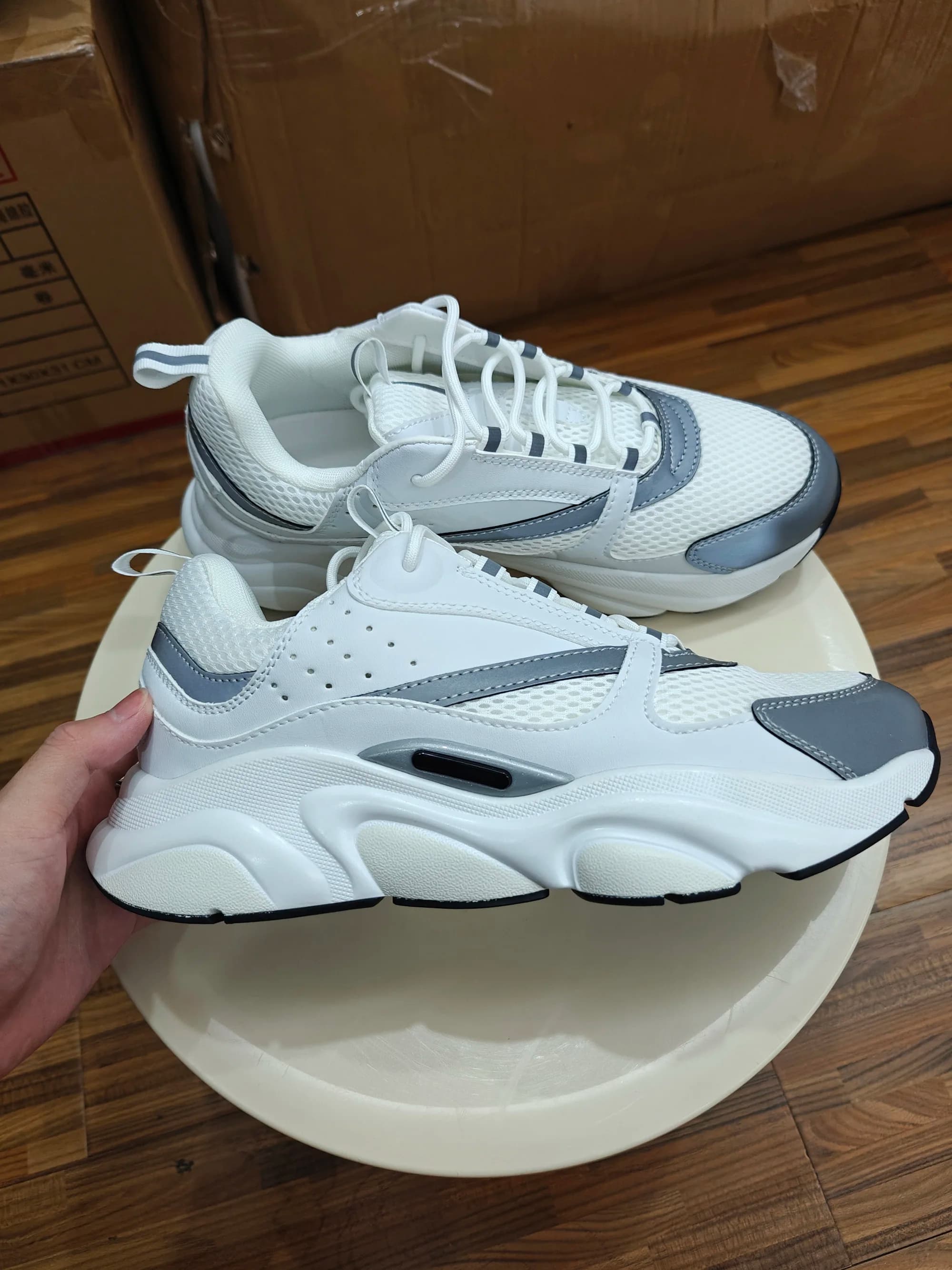 Scarpe Sportive B22 Casual Popolari per Uomo e Donna con Suola Spessa, Cinturini in Rete Elastica, Traspiranti e Comode per la Corsa
