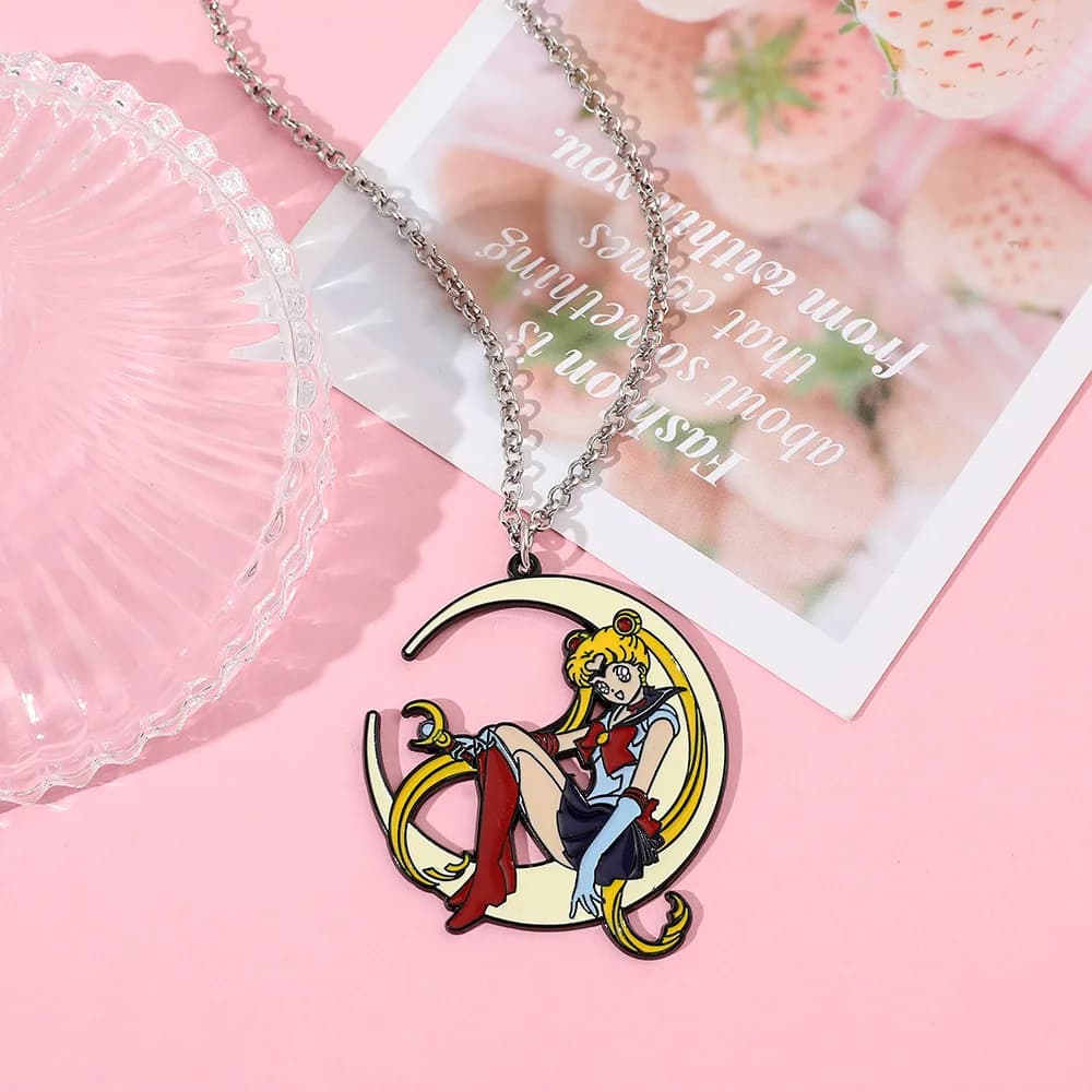 Collana in metallo smaltato con ciondolo a forma di luna, stile anime, accessorio gioiello cosplay per ragazze