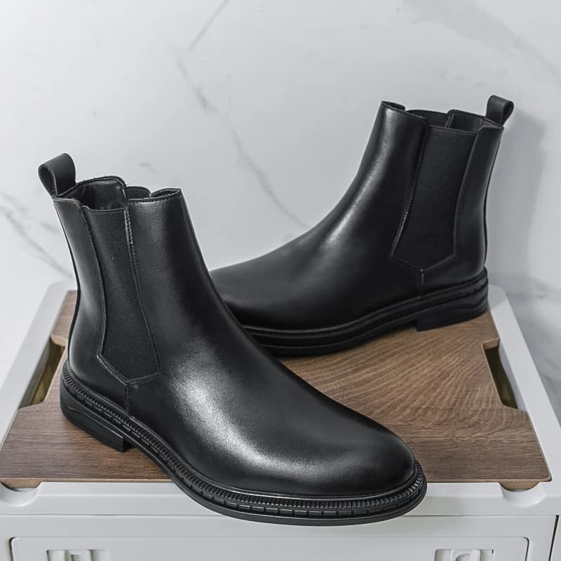 Stivali da uomo Chelsea stile britannico in pelle a punta con suola spessa Scarpe da lavoro alte in pelle Stivaletti versatili da esterno
