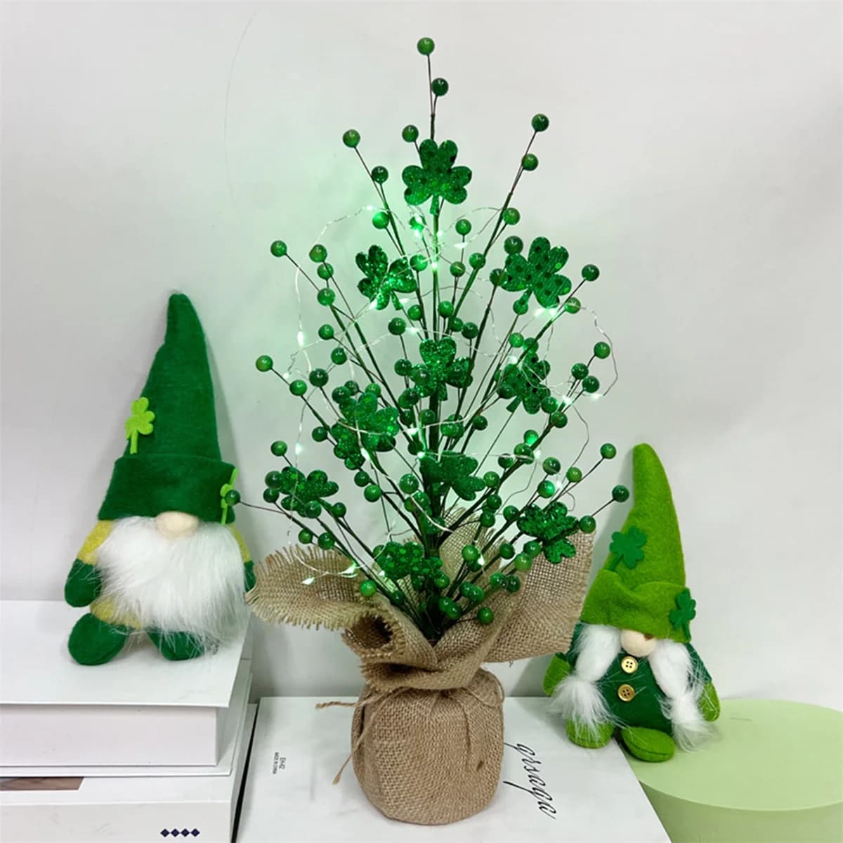 Lucky Clover artificial plant with festive trifolks and Irish berries for centerpiece and decorations for the San Patrizio day house