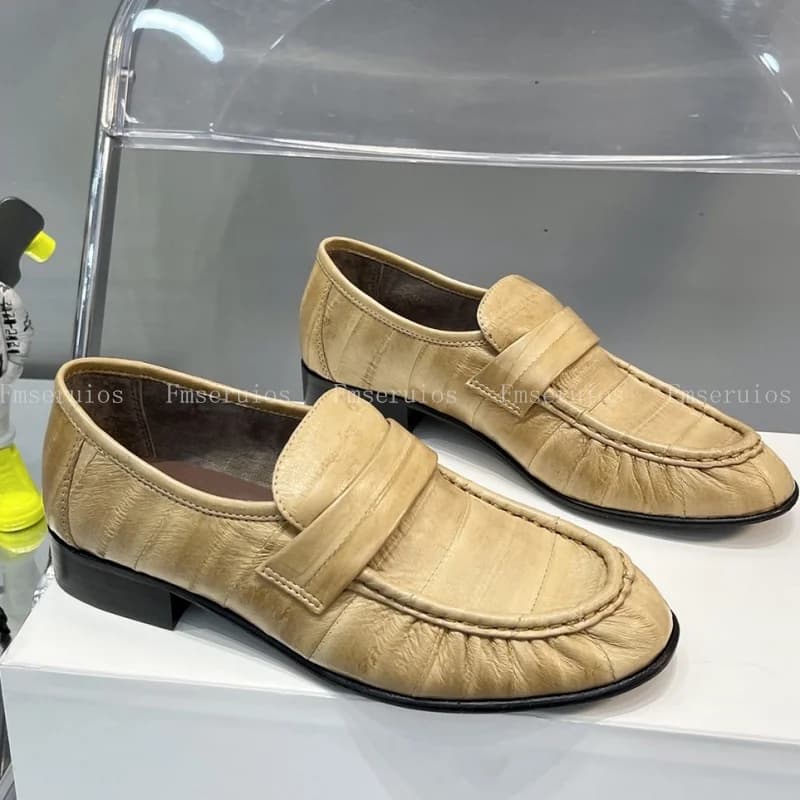 Women's casual moccasins in real leather round brief on apartments design wrinkled solid simple office lady fashion work shoes
