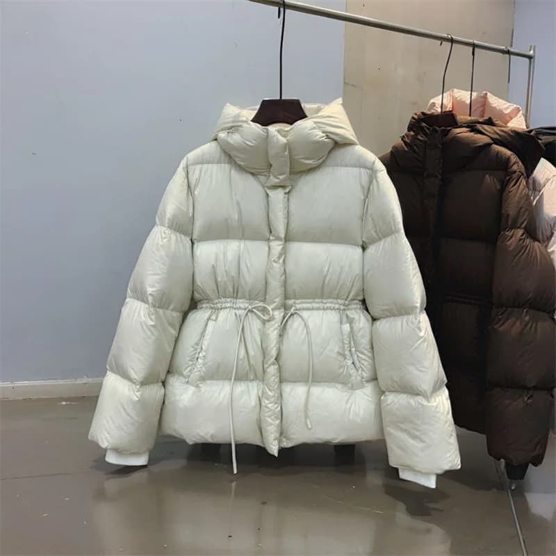 Giacca da donna 2025 Nuovo Parka invernale Piumino femminile in cotone Cappotto con cappuccio Casual spesso caldo imbottito Cappotto corto Capispalla da donna Top