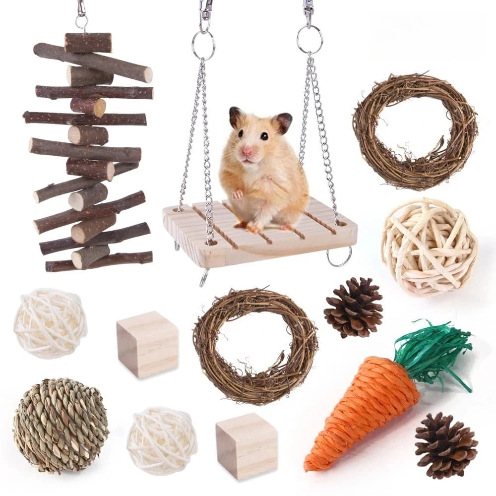 Piccoli giocattoli naturali da masticare per animali domestici per conigli, porcellini d'India, palline di erba per criceti, giocattoli appesi in legno, digrignamento dei denti e sollievo dal nonno