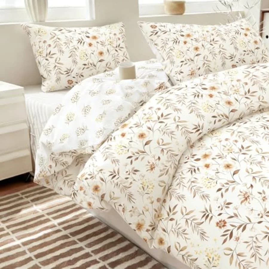 Set copripiumino matrimoniale 3 pezzi con motivo floreale botanico per ragazze, stile romantico da giardino primaverile, in morbida microfibra.