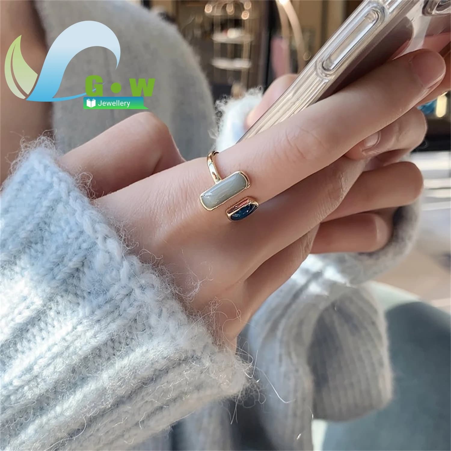 Anello da Dito Indicatore 2026 Nuovo di Tendenza, Lusso Leggero di Alta Gamma, Design Piccolo Chic con Contrasto di Colore, Anello Aperto Regolabile, Vendita all'Ingrosso