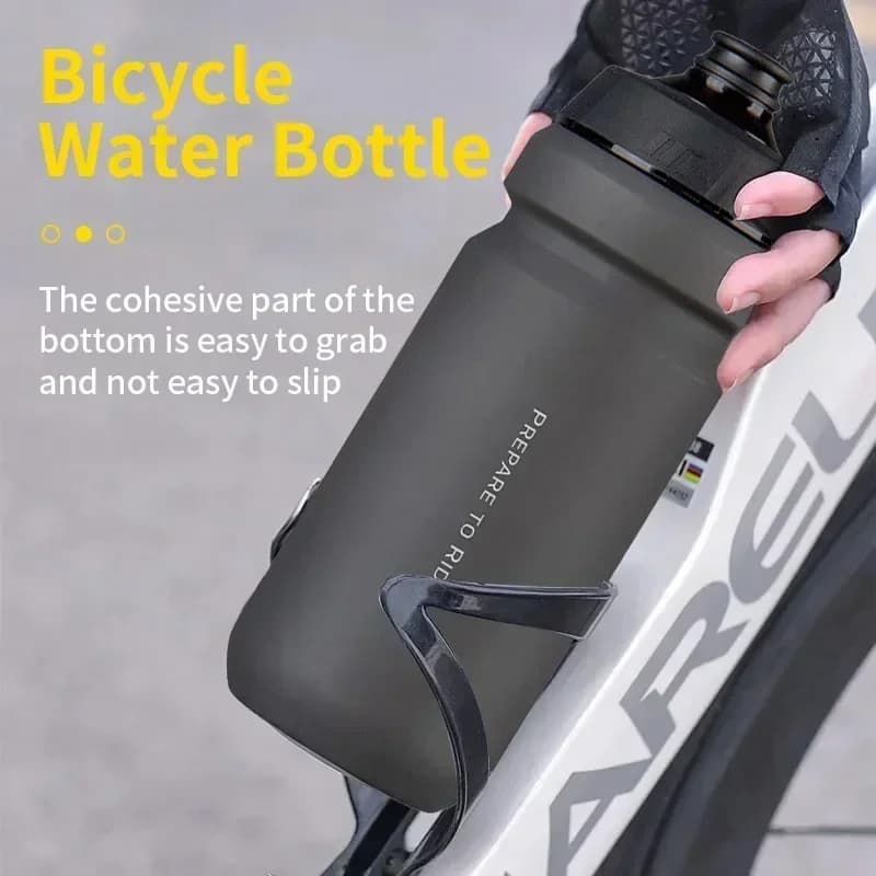 Borraccia da ciclismo antiscivolo 700ml Design a prova di perdite Coperchio one-touch Materiale senza BPA per escursioni MTB Bici da strada Sport