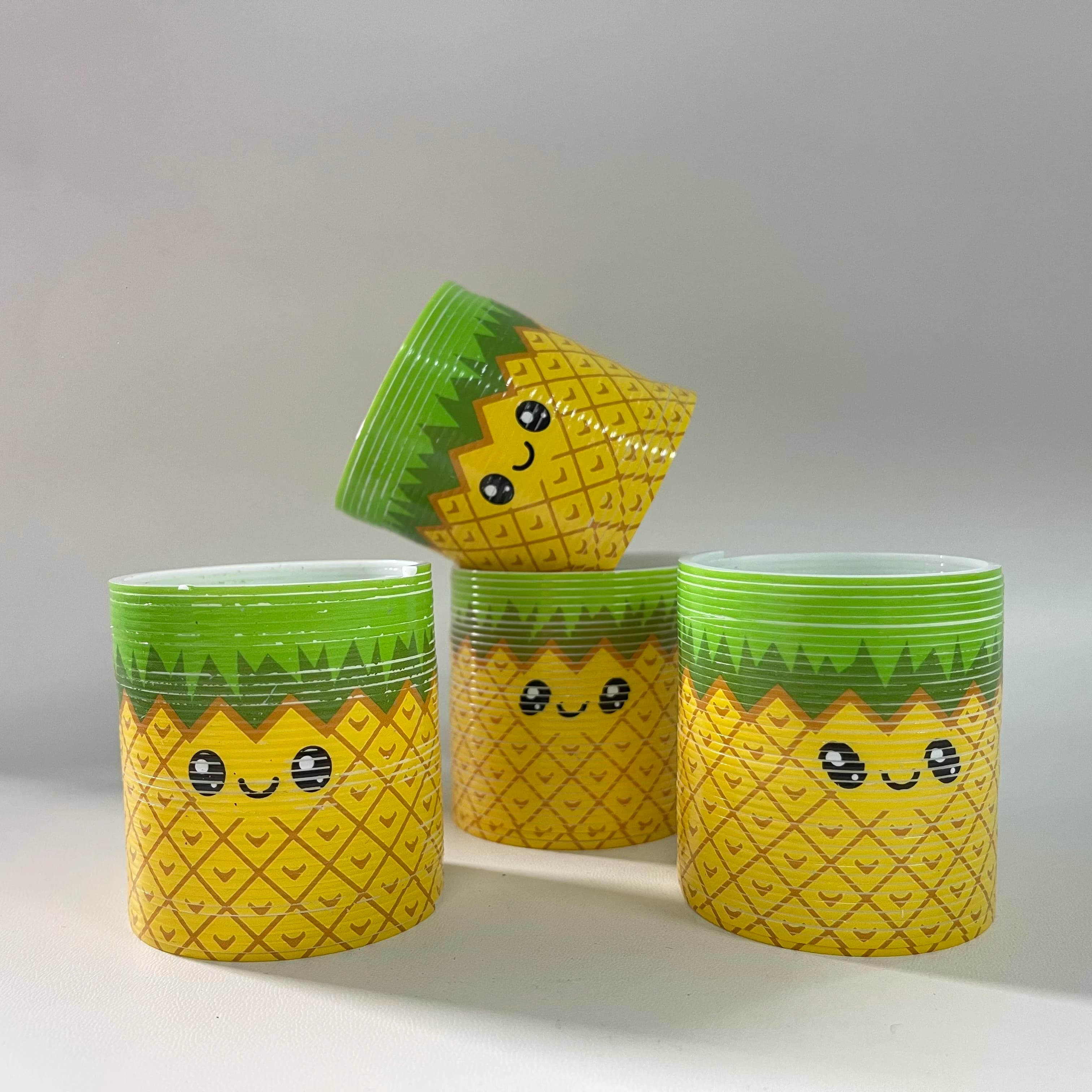 1/3/6 pezzi Giocattolo a molla arcobaleno a forma di ananas, Giocattolo educativo antistress per bambini