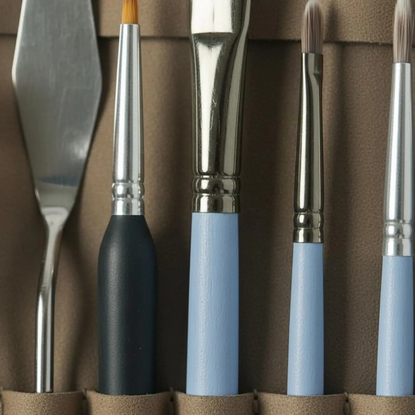 23 Pieces Nylon Filament Paintbrush Set Long-Lasting & Resilient Filaments Artist Brush Kit with Case Wooden Handle Paintbrush