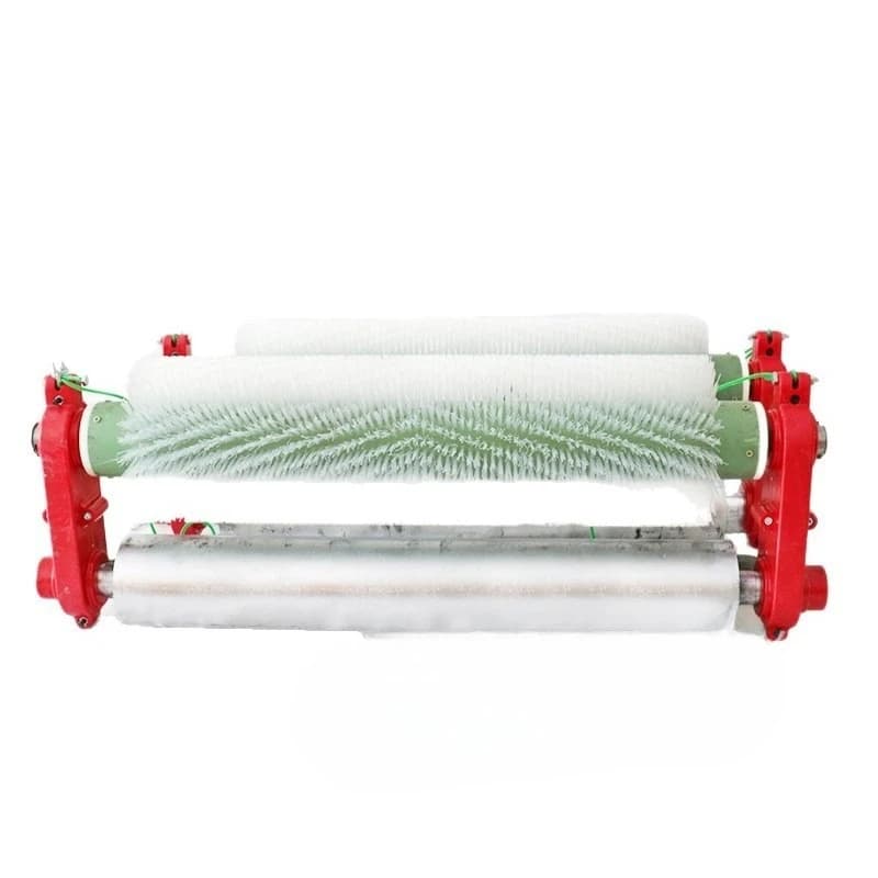 Conveyor unpowered cleaner, belt machine with nylon brush cleaning roller