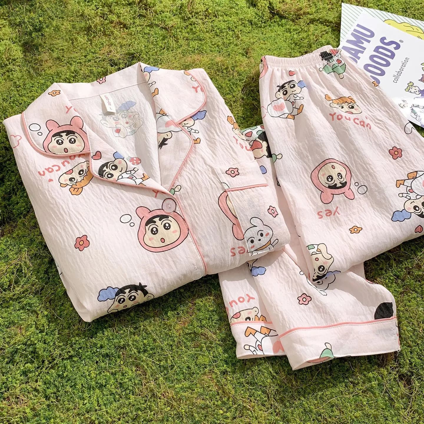 Nuovo Pigiama Primaverile Anime Crayon Shin-Chan per Donna, Pigiama per Ragazze, Moda con Colletto, Morbido, Maniche Lunghe, Pantaloni, Cartone Animato, Casual, Kawaii, Abbigliamento da Casa