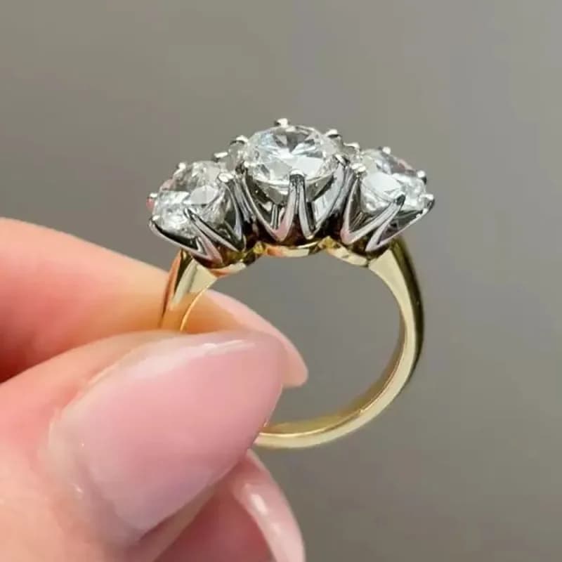 Luxury Jewelry in European and American style with Zirconia Set in Six Griffes, Bicolor Brilliant Round Arrangement, High Range Jewelry