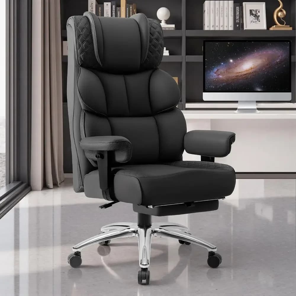 Sedia da gaming ergonomica in pelle con schienale alto, poggiapiedi, ruote girevoli e supporto lombare imbottito per persone di statura alta e corpulenza elevata, nera